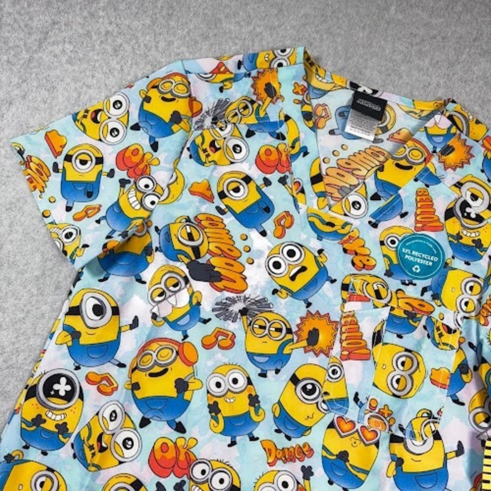 Minions Scrub Top Extra Small Cherokee Tooniforms Despicable Me V Neck NWT